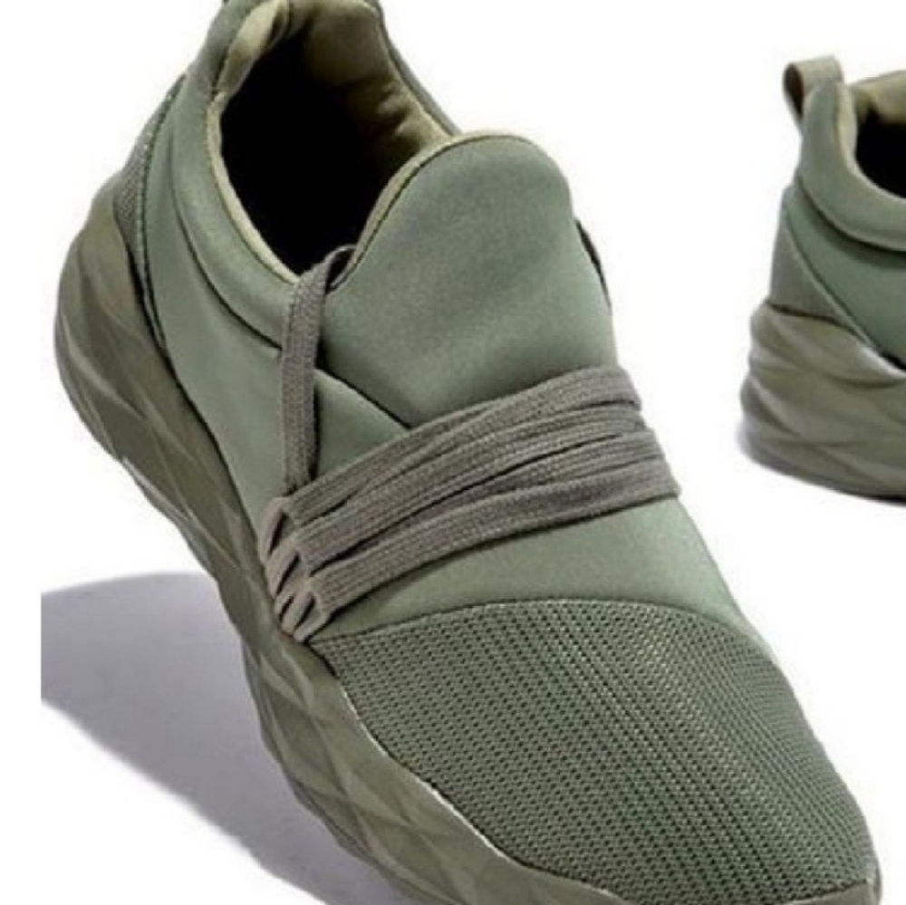 Gym shoes